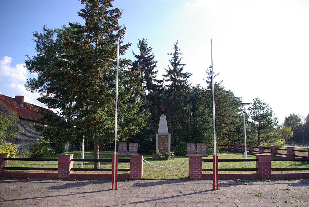 Sowjetischer Friedhof Groß Köris, Quelle: Wikimedia Commons