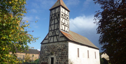 Dorfkirche im Grünen