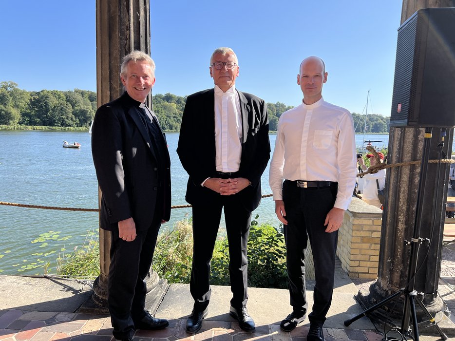 42. Sportschiffer-Gottesdienst 2024 – Pfarrer Stephan Krüger (Ev. Pfingstkirchengemeinde Potsdam), Militärbischof Dr. Bernhard Felmberg (Sportbeauftragter der EKBO), Regens und Domvikar Matthias Goy (Erzbistum Berlin)