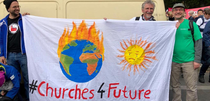 Die Kirche auf der Klima-Demo in Berlin. Fotos: Manuela Schneider