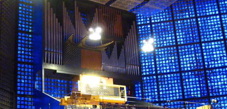 Die Orgel in der Kaiser-Wilhelm-Gedächtniskirche wird am Samstag von Gunter Kennel gespielt. Foto: Wikimedia