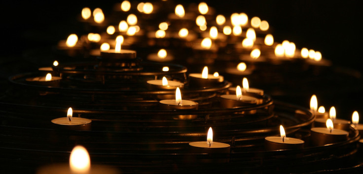 Für jeden der 54 einsam Verstorbenen im Bezirk Mitte wird eine Kerze angezündet. Foto: Pixabay