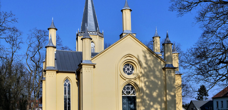 Die Schinkelkirche in Großbeeren. Foto: Rolf Dietrich Brecher / Wikimedia