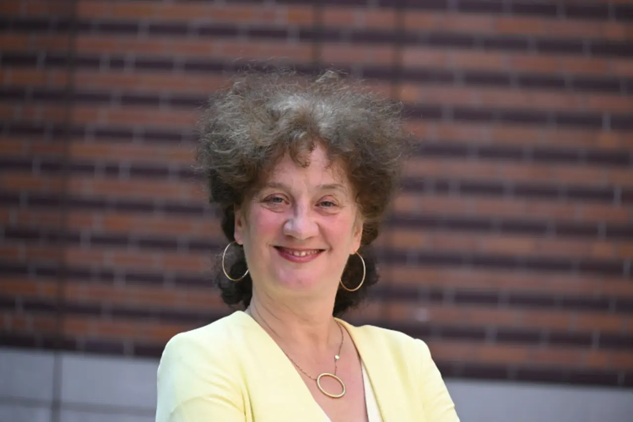 Portraitfoto der Pfarrerin Barbara Manterfeld-Wormit, der Leiterin vom Ev. Rundfunkdienst