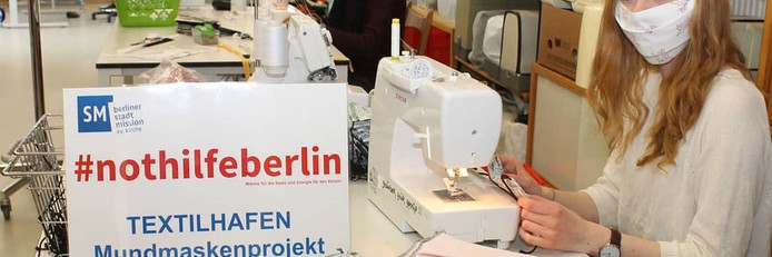 Damit der „Textilhafen“ Mundmasken produzieren kann, benötigt die Berliner Stadtmission Baumwollbettwäsche. Foto: Berliner Stadtmission