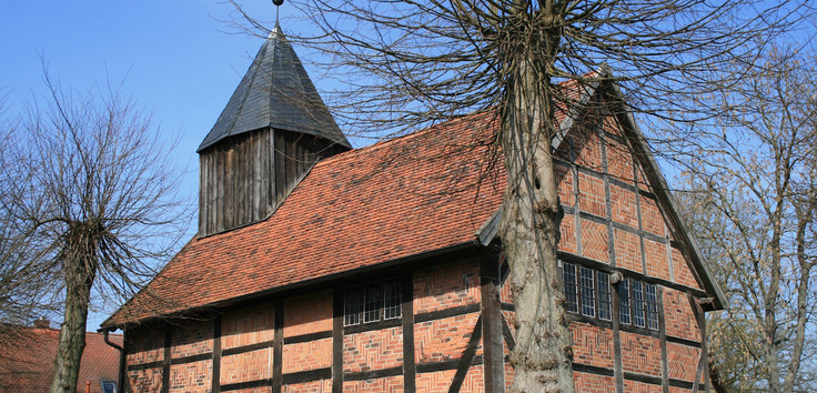 Die Dorfkirche in Wootz im Landkreis Prignitz. Foto: Werner Buzan / Wikimedia